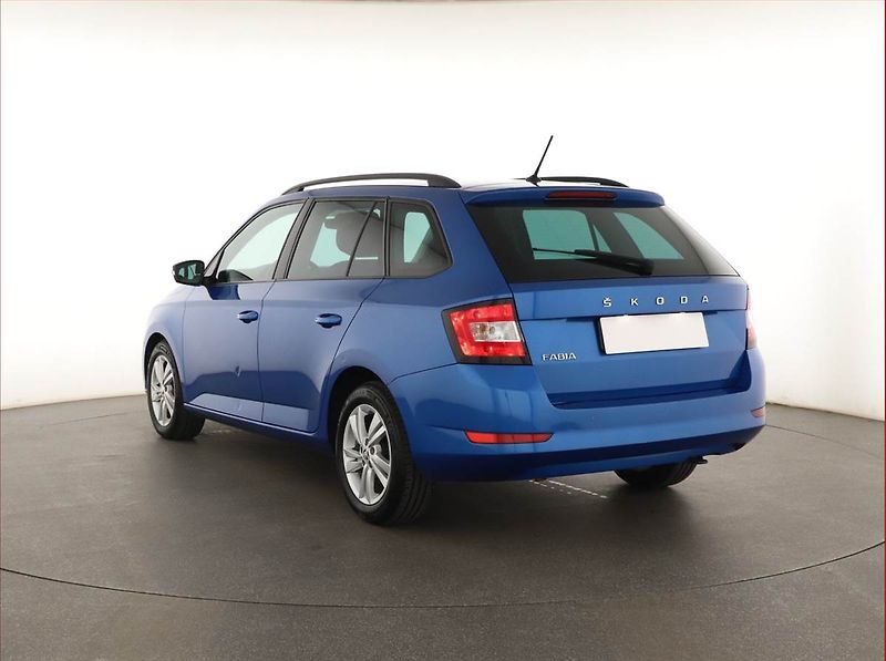 Škoda Fabia (2022) Ambition 1.0 TSI, ČR,1.maj - fotka 4 z 14