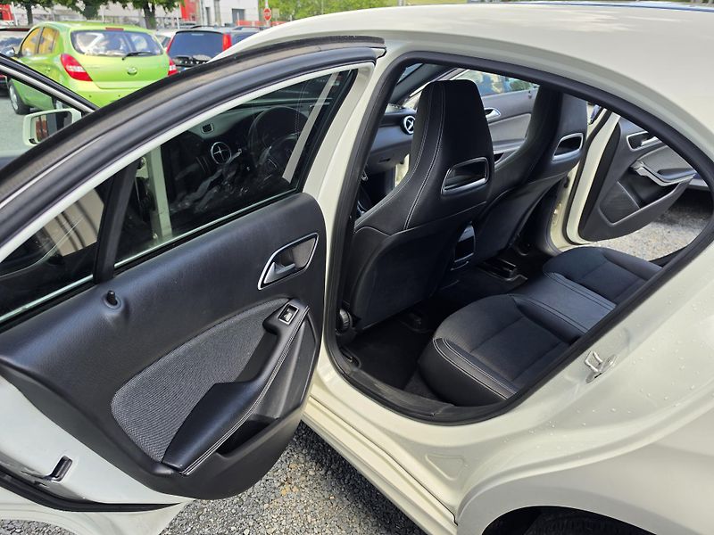 Mercedes-Benz Třídy A 160i  - fotka 11 z 18