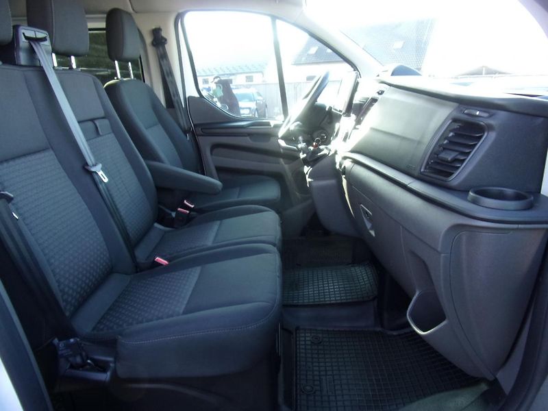 Ford Transit Custom 2.0 TDCi KLIMA ZÁRUKA 6 míst - fotka 34 z 35