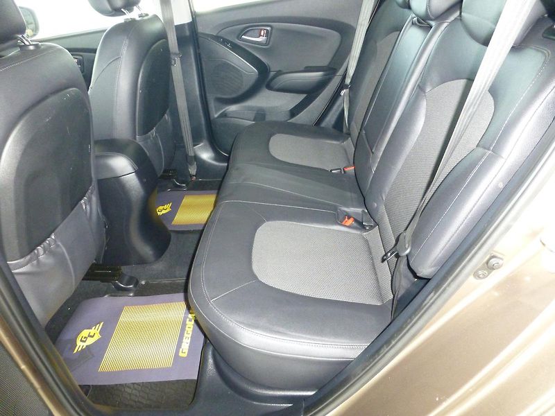 Hyundai ix35 (2015) 2,0i-122KW!!!*4X4*VYHŘ.SED**ČR - fotka 13 z 27