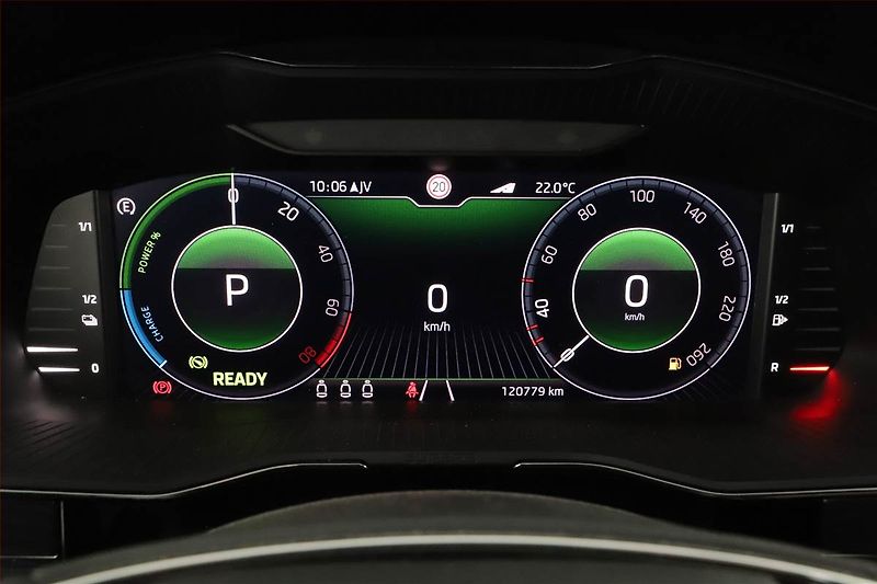 Škoda Superb (2020) iV 1.4 TSI PHEV - fotka 9 z 22