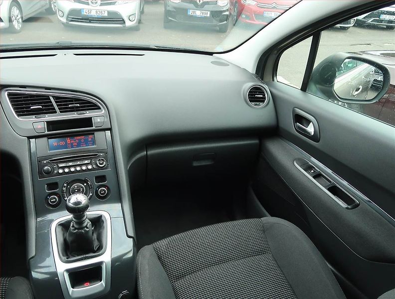 Peugeot 5008 (2012) 1.6 HDi, Serv.kniha, Tempomat - fotka 8 z 15