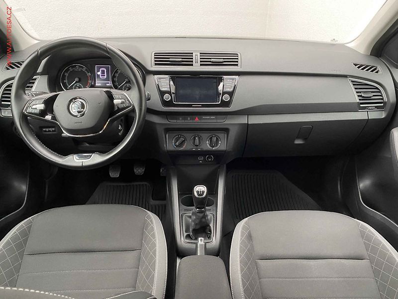 Škoda Fabia (2022) 1.0 TSi, 2.maj,ČR, Ambition - fotka 8 z 17