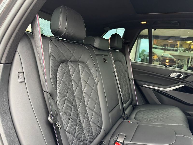 BMW X5 40d xDrive Masáže Ventilace Ne - fotka 15 z 18