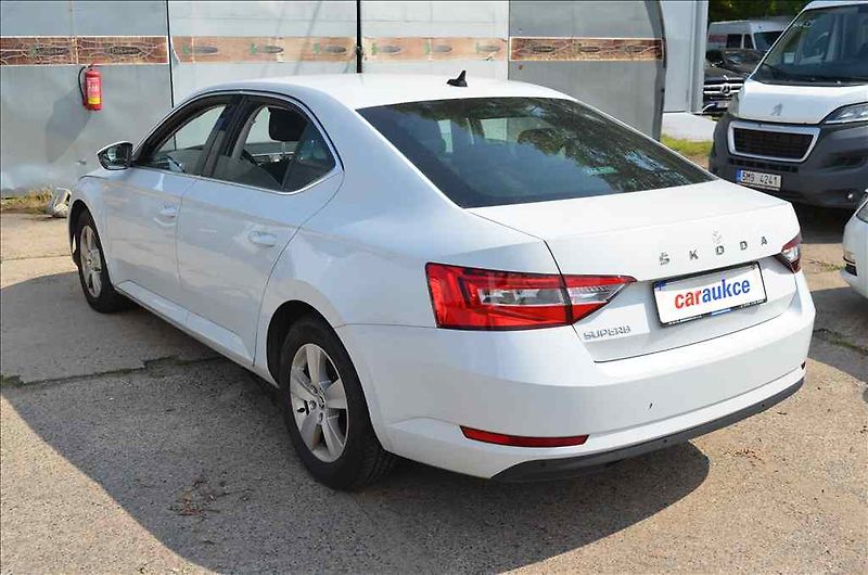 Škoda Superb (2021) 2,0 TDI AMBITION - fotka 6 z 18