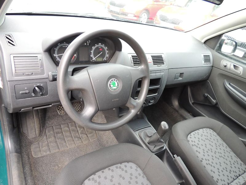Škoda Fabia (2005) 1.2HTP,40kw,ČR,1majitel - fotka 13 z 33