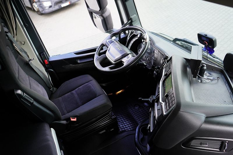 Iveco S-WAY (2021) 420 / E 6 / KONTENER + WINDA / - fotka 13 z 47