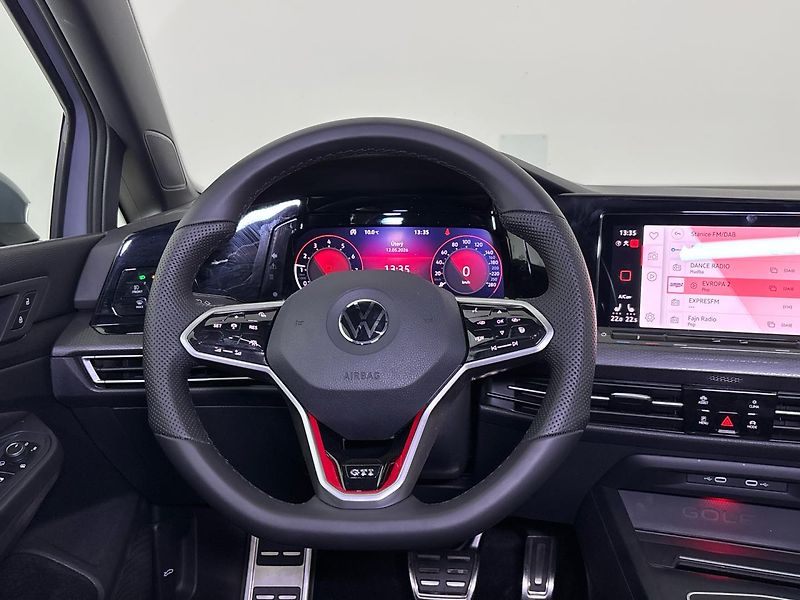 Volkswagen Golf GTI DSG - fotka 18 z 29
