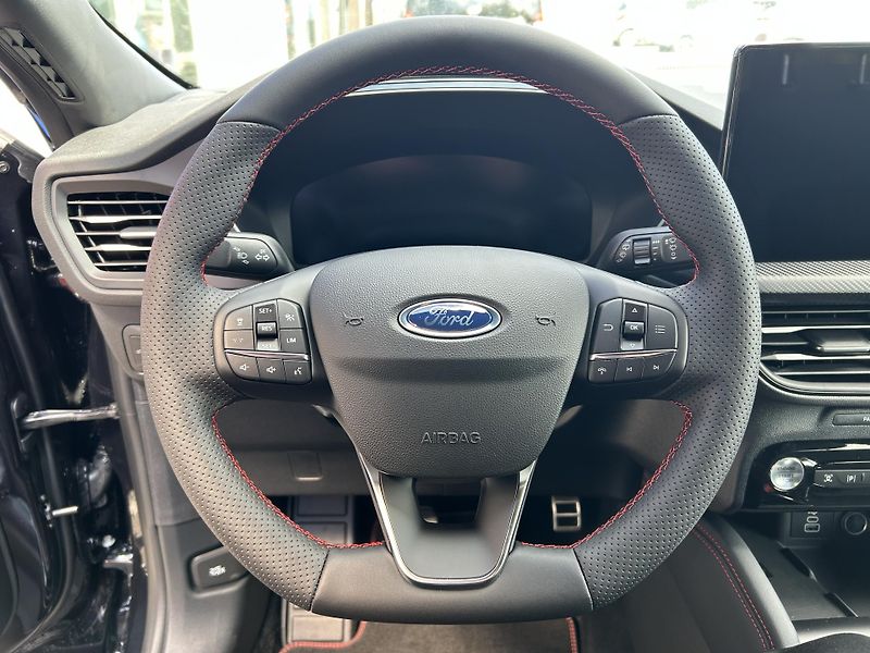 Ford Kuga 1,5 EcoBoost 110kW ST-LINE X - fotka 19 z 36