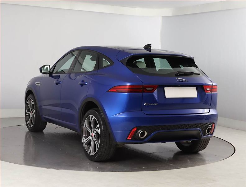 Jaguar E-Pace (2019) P300 AWD - fotka 4 z 26