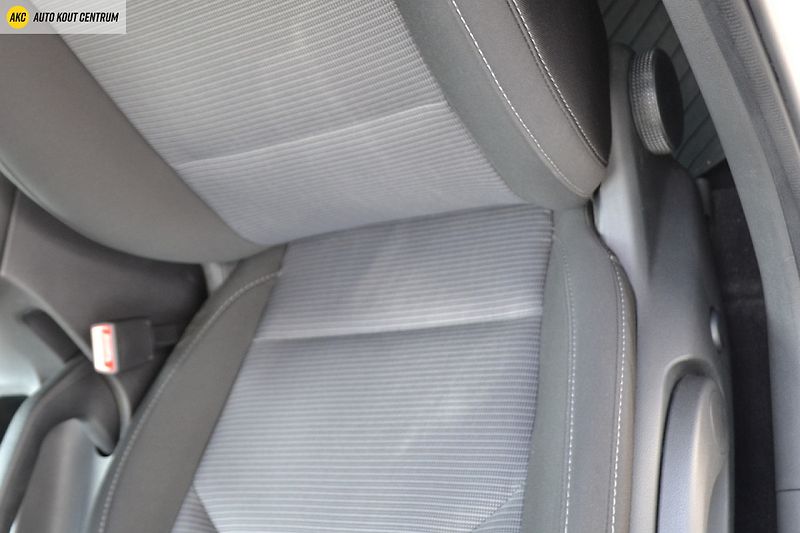 Hyundai i30 WG 1,5I MT SMART FAMILY NAVI - fotka 16 z 43