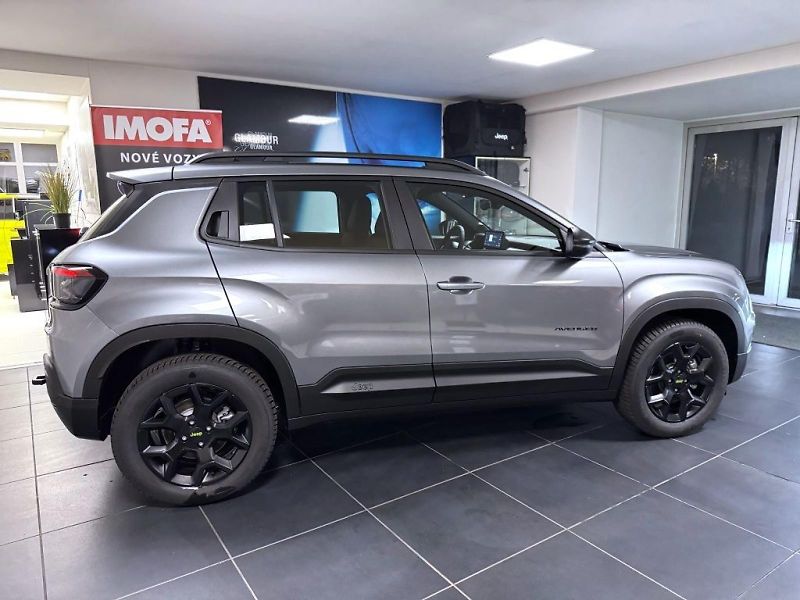 Jeep Avenger (2026) 1.2 T e-hybrid AT 145k 4xe Upl - fotka 4 z 20