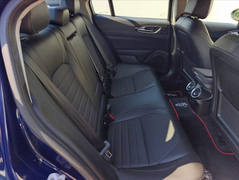 Alfa Romeo Giulia 2,2 JTD Automat Navi ,Tempomat - fotka 23 z 33