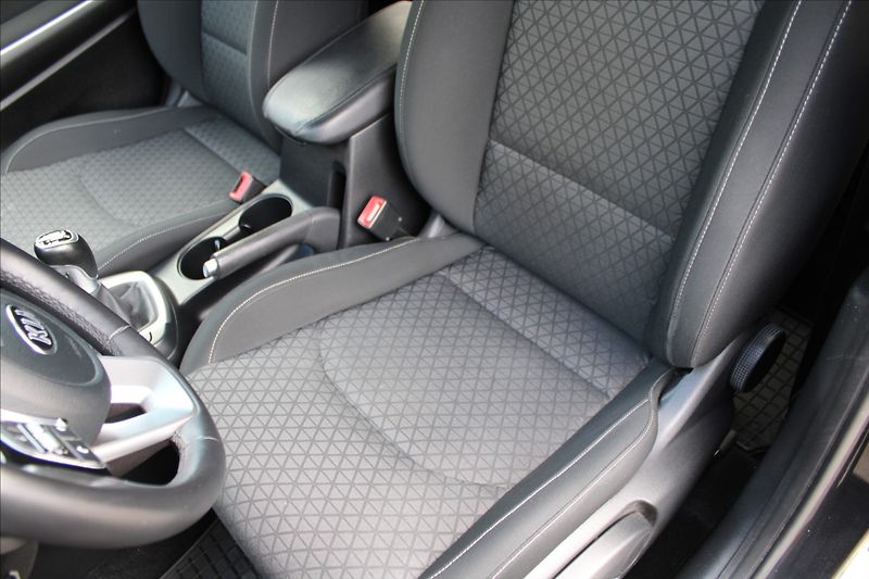 Kia Ceed 1,4 T-GDI  ČR,1.MAJ,EXCLUSIVE - fotka 24 z 33