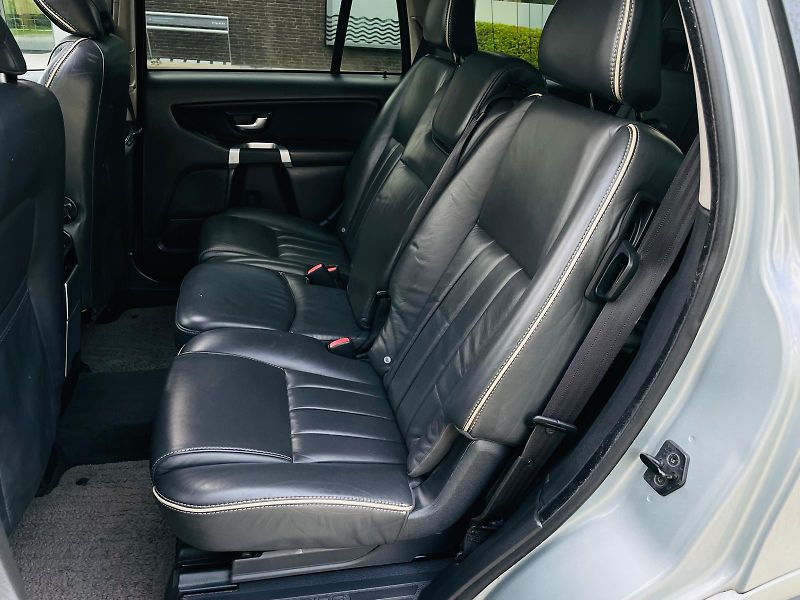 Volvo XC90 2.4 D5 4x4 AUT SERVISKA TAŽNÉ - fotka 34 z 49