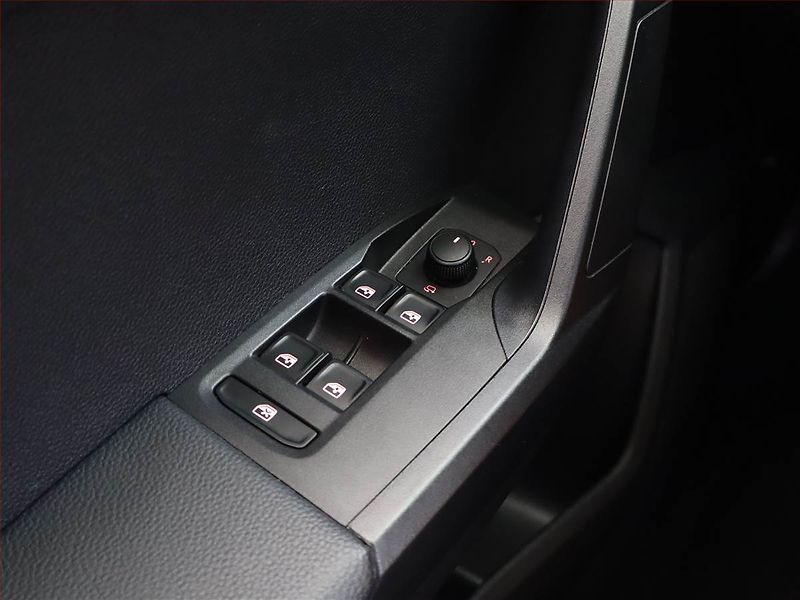 Seat Arona (2019) 1.0 TSI, Automat, Navi - fotka 18 z 19