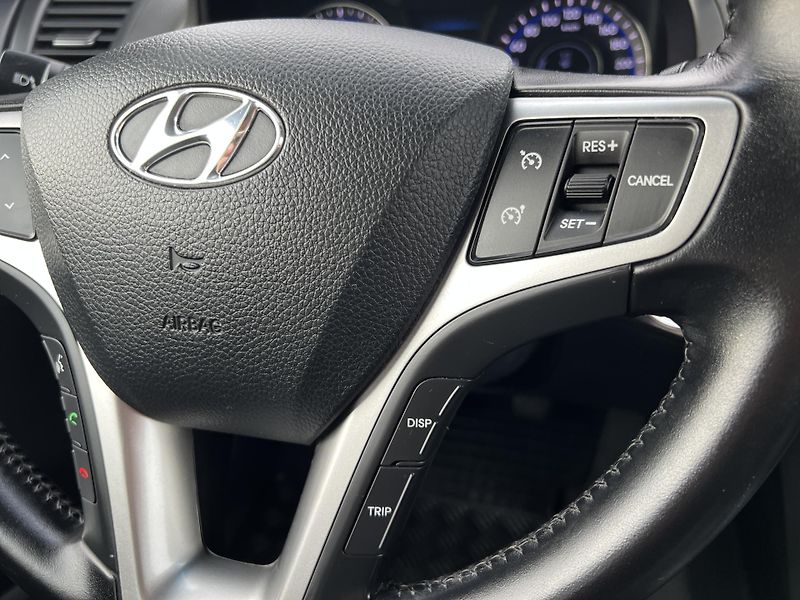 Hyundai i40 1.7CRDi NAVI KAMERA TEMPOMAT - fotka 17 z 46