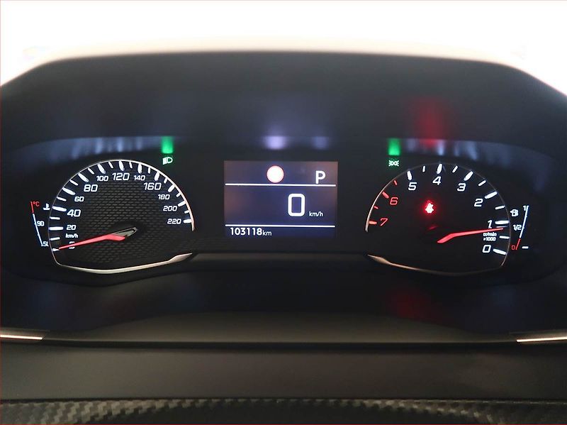 Peugeot 208 (2020) GT Pack 1.2 PureTech, Automat - fotka 11 z 17