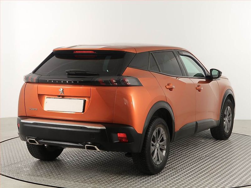 Peugeot 2008 (2023) 1.2 PureTech, Automat - fotka 5 z 18