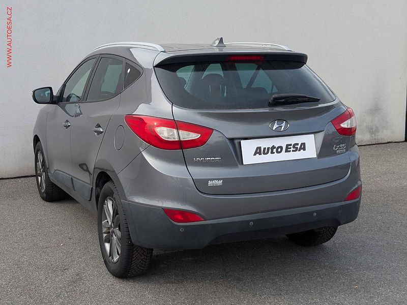 Hyundai ix35 (2013) 1.7 CRDi, Navi, kamera - fotka 6 z 20