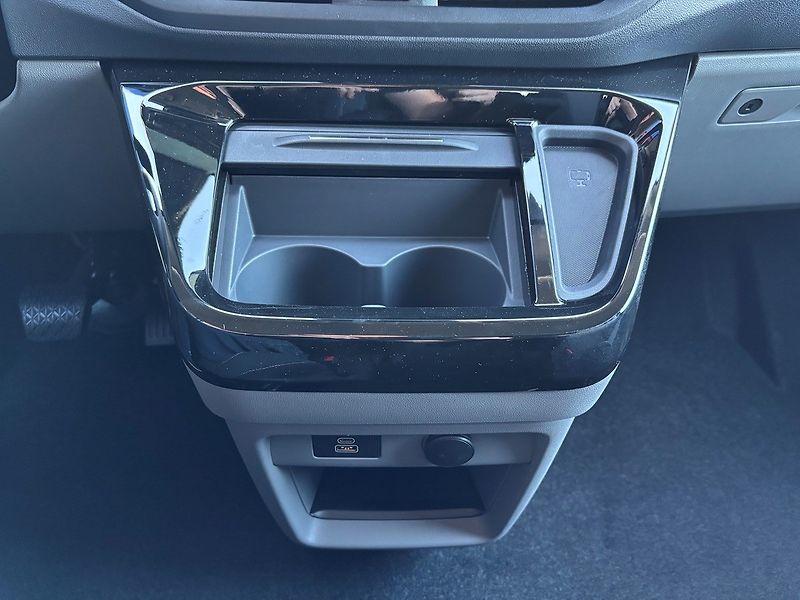 Ford Tourneo Custom (2026) Titanium L1, Tourneo, 2.0 EcoB - fotka 21 z 33