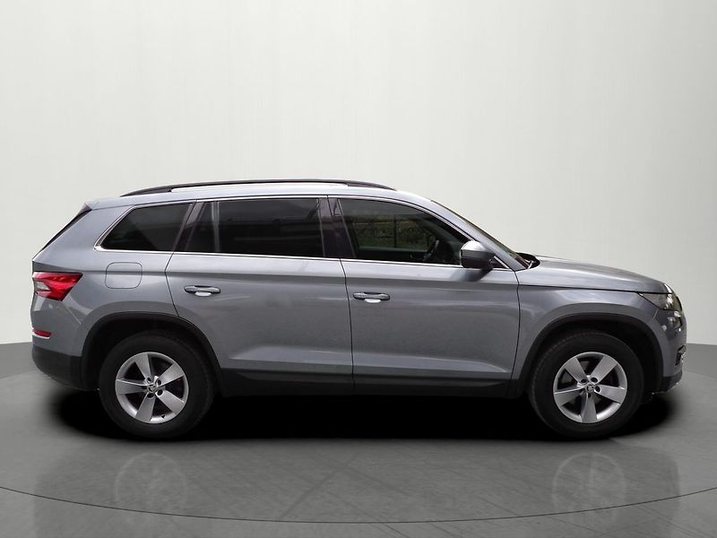 Škoda Kodiaq 1.4TSI 110kW 4x4 Tažné 360° - fotka 5 z 34