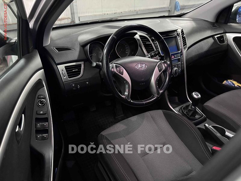 Hyundai i30 (2013) 1.6 CRDi, autoAC, temp - fotka 3 z 3