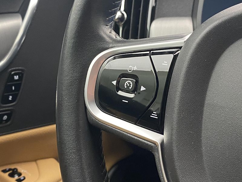 Volvo V90 D4 MOMENTUM AUT  - fotka 19 z 42