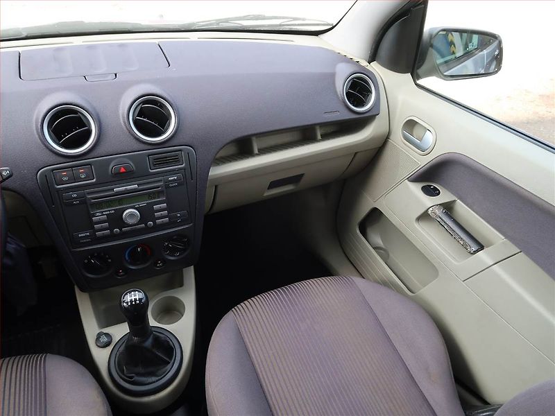 Ford Fusion (2008) 1.4, ČR,1.maj, po STK, Tažné - fotka 8 z 15