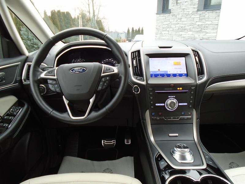Ford S-MAX 2.0EcoBlue 140kW AWD Vignale A - fotka 15 z 49