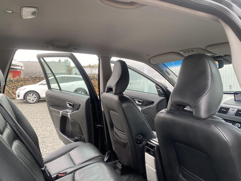Volvo XC90 2.5TDi D5 200PS 7M 196000KM 1A - fotka 124 z 161