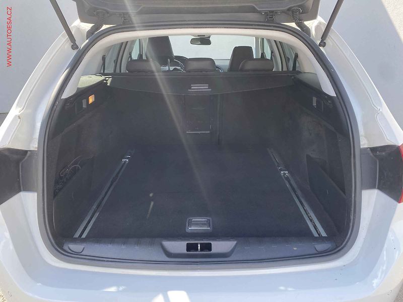 Peugeot 308 (2016) 1.6 HDi SW, Allure - fotka 7 z 15