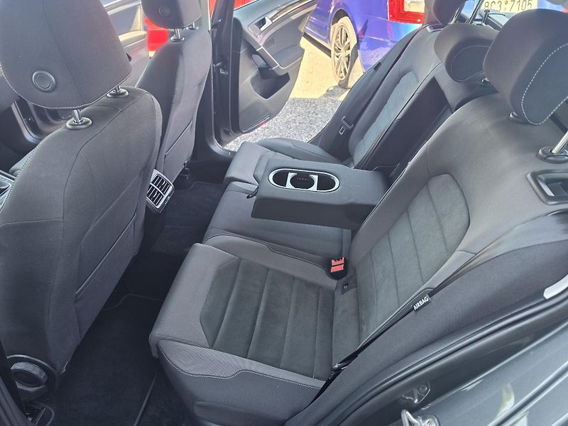 Volkswagen Golf 1.5 TSI 96kw Led  Kuže Navi - fotka 7 z 17