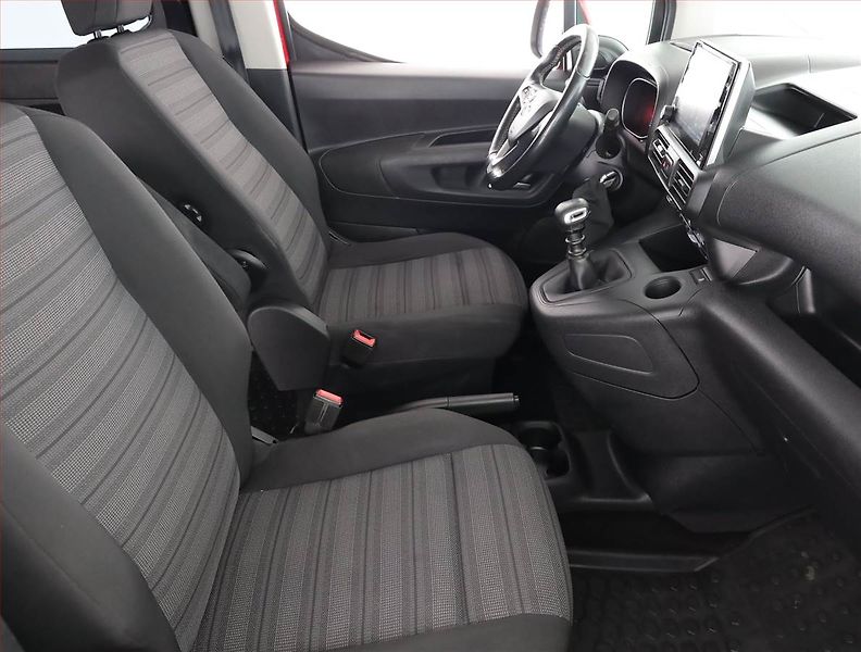 Opel Combo (2019) Enjoy 1.2 Turbo, 5Míst, ČR - fotka 7 z 12