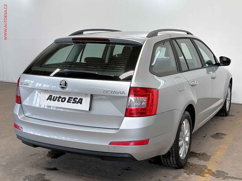 Škoda Octavia (2015) 1.6 TDi, ČR, AC, temp. - fotka 4 z 12