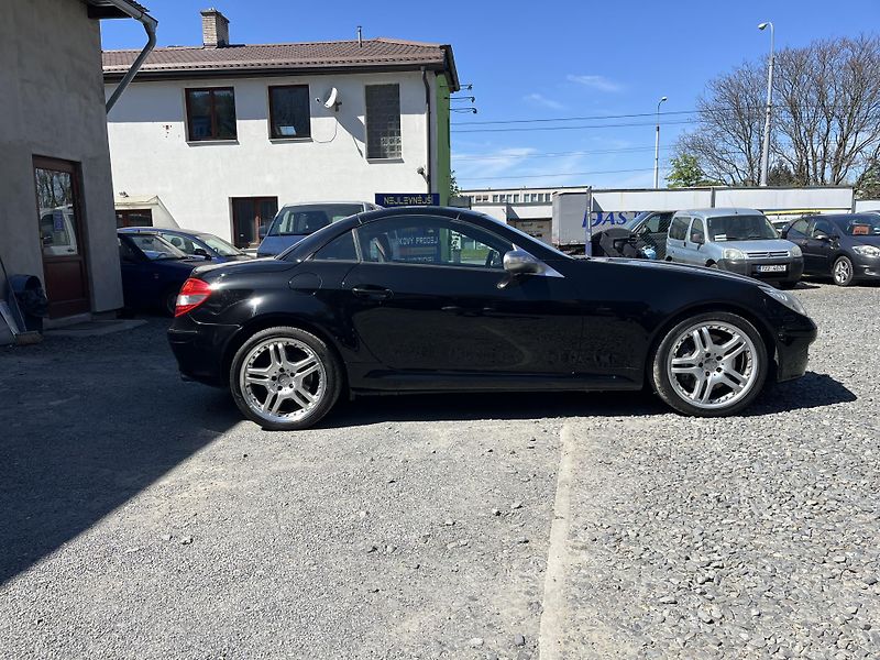 Mercedes-Benz SLK (2005) 350 V6 200 Kw AMG paket ČR!!! - fotka 4 z 18