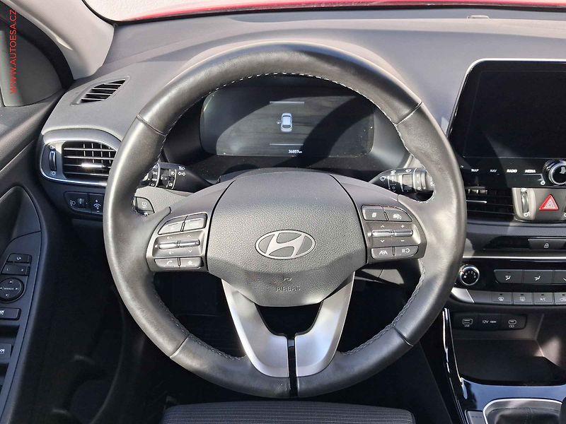 Hyundai i30 (2024) 1.5, ČR, Navi, kamera, LED - fotka 11 z 19