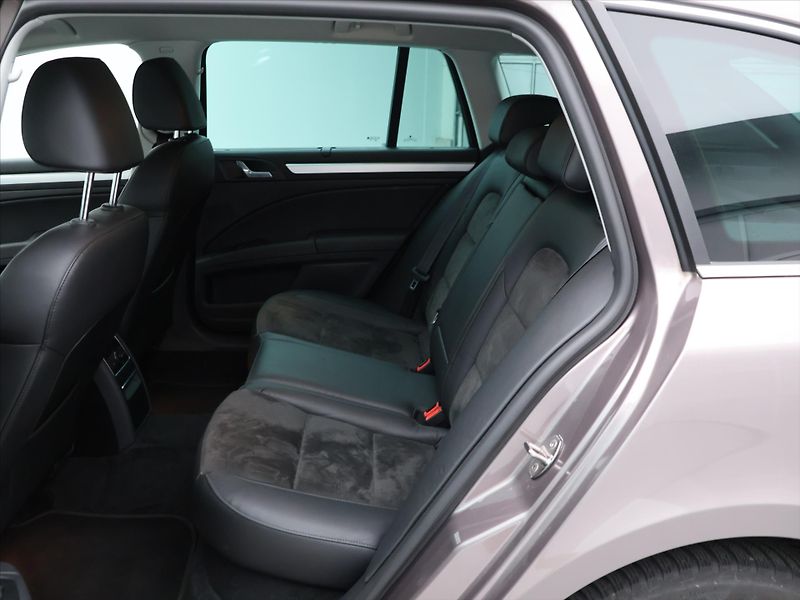 Škoda Superb 2,0 TDI 103kW DSG Elegance - fotka 15 z 31