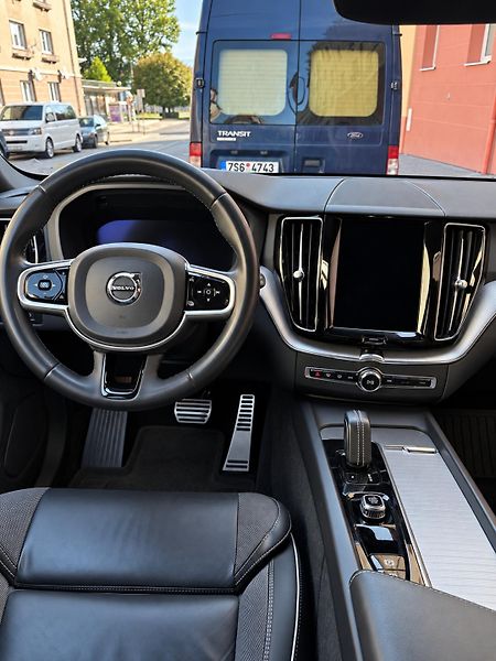 Volvo XC60 (2021) Mild-hybrid 220kW - fotka 12 z 30