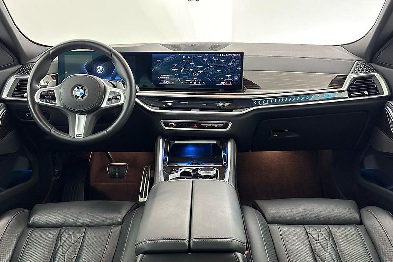 BMW X6 xDrive40d - fotka 17 z 28
