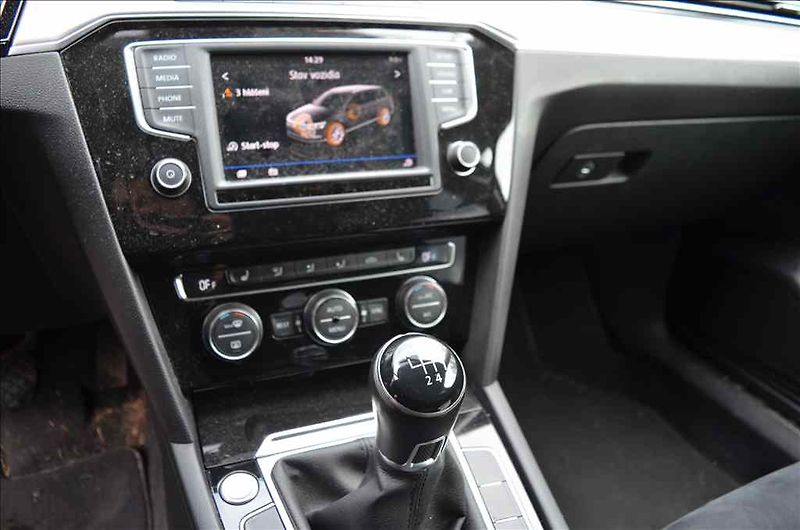 Volkswagen Passat (2017) VARIANT 2,0 TDI - fotka 9 z 16