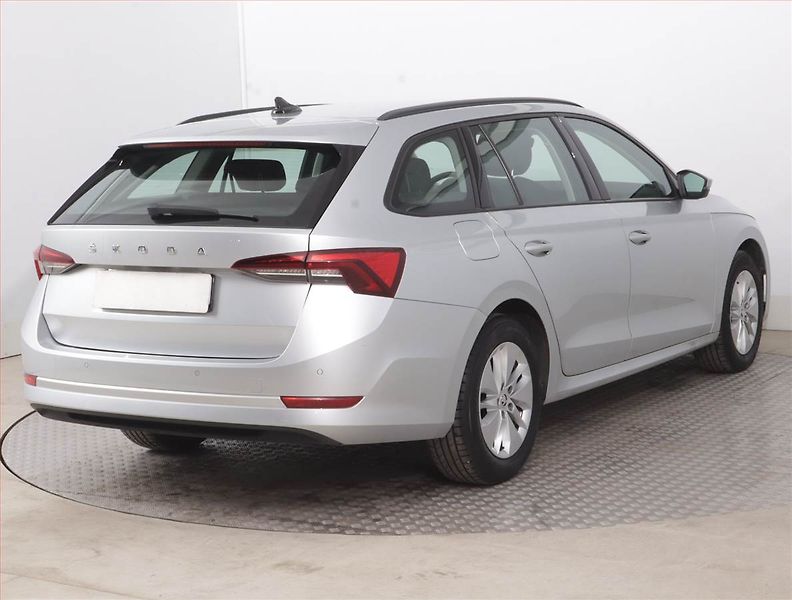 Škoda Octavia (2023) Ambition 2.0 TDI, ČR,1.maj - fotka 5 z 15