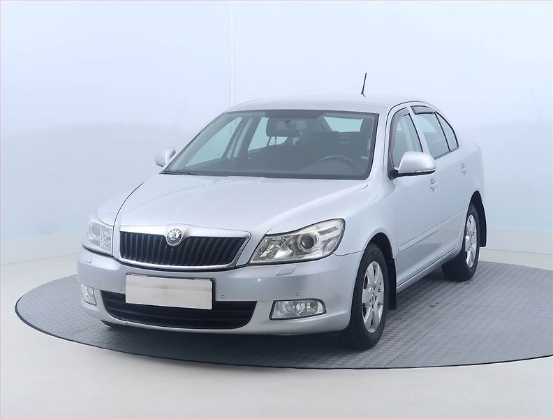 Škoda Octavia (2011) 1.6 TDI, Tažné, jezdí výborně - fotka 2 z 14