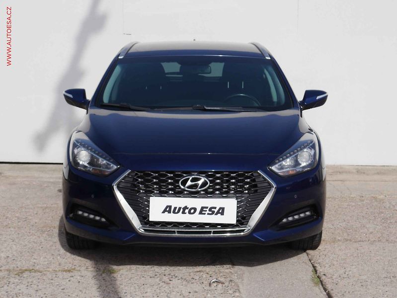 Hyundai i40 (2018) 1.6CRDi, ČR, TZ, výhř.sed. - fotka 2 z 17
