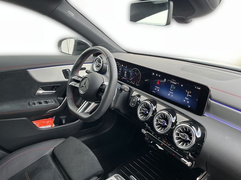 Mercedes-Benz CLA Třída 200 d kupé AMG Night - fotka 19 z 21