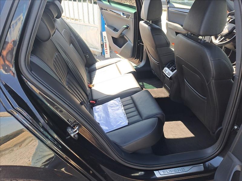 Škoda Superb 2,0 TDI 4x4 DSG KOUPENO CZ - fotka 8 z 24