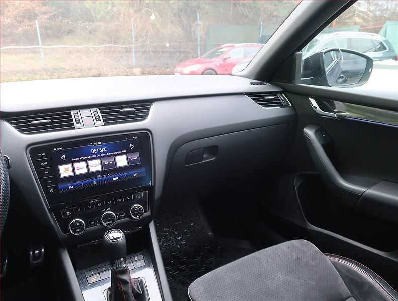 Škoda Octavia (2017) RS 2.0 TDI 4x4 DSG, 4X4 - fotka 8 z 19