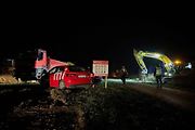 Na stavbě dálnice D11 se pracuje i za tmy