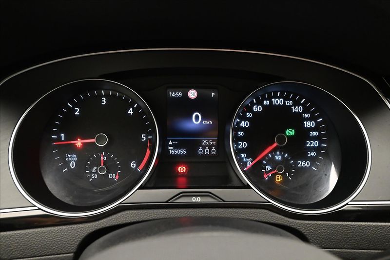 Volkswagen Passat 2,0 TDI 110kW DSG Business Zár - fotka 16 z 32