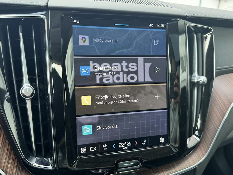 Volvo XC60 T8 AWD ULTIMATE // REZERVACE - fotka 33 z 45
